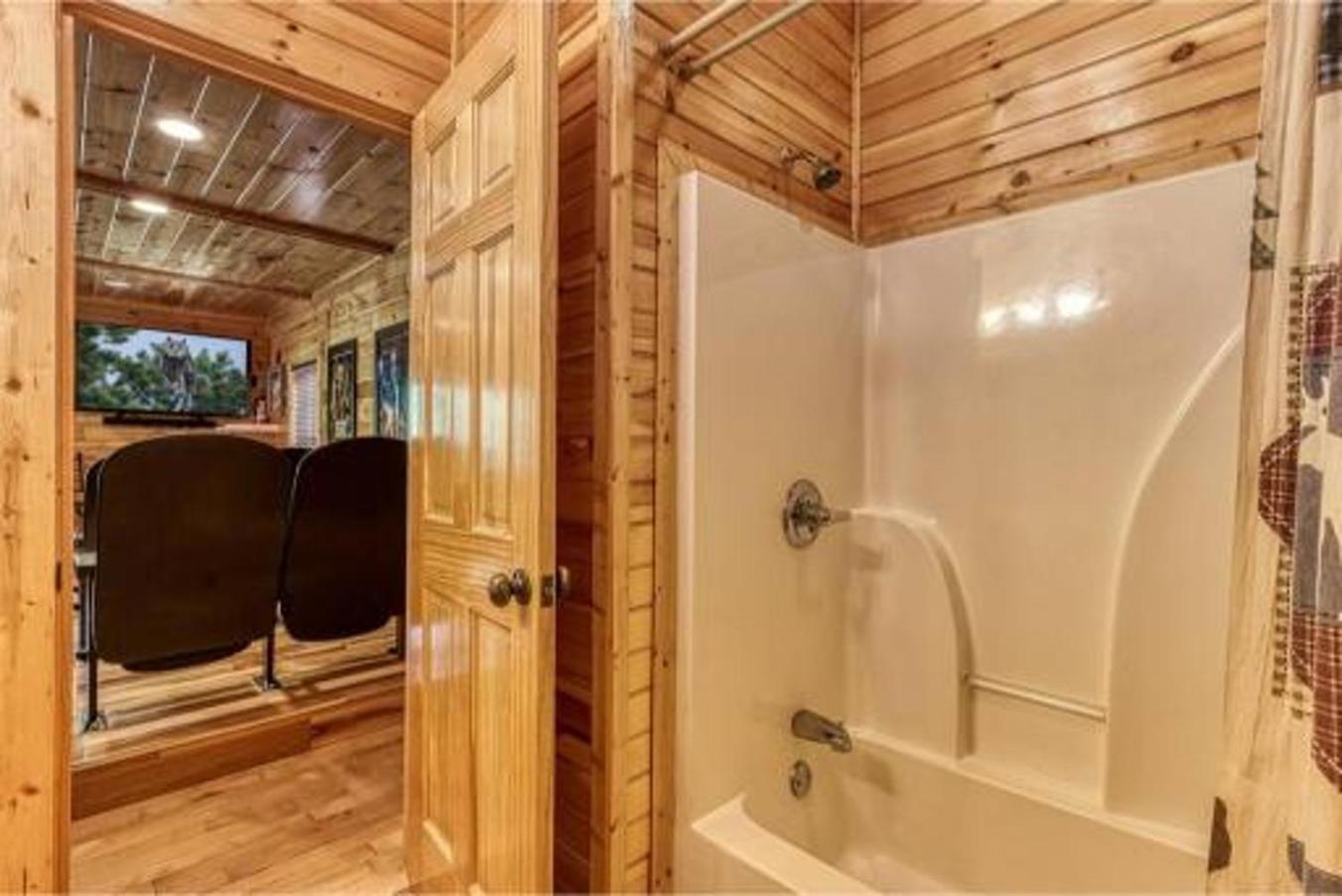 Dreams Come True With This Luxury Cabin! แกตลิงเบิร์ก ภายนอก รูปภาพ