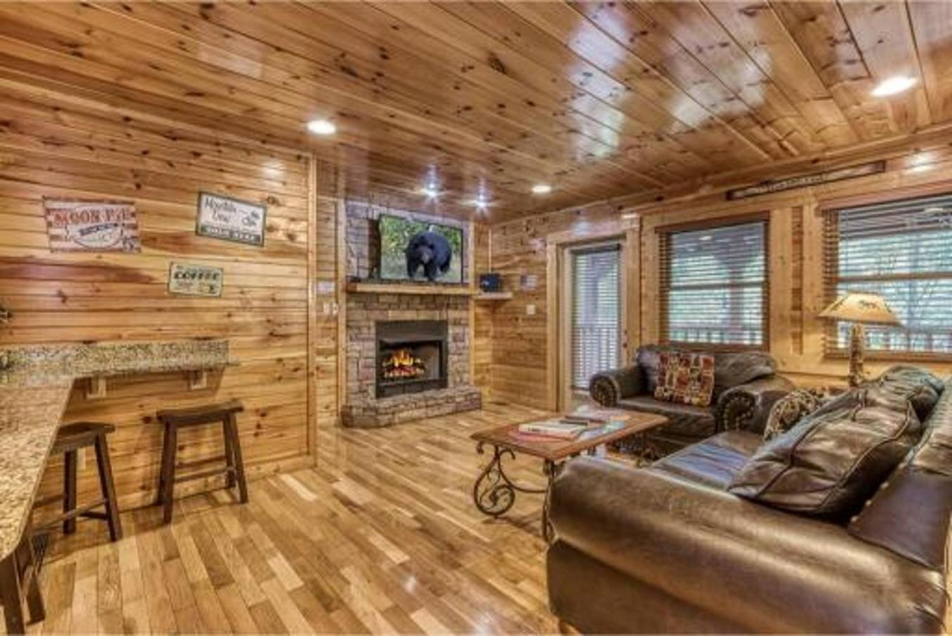 Dreams Come True With This Luxury Cabin! แกตลิงเบิร์ก ภายนอก รูปภาพ